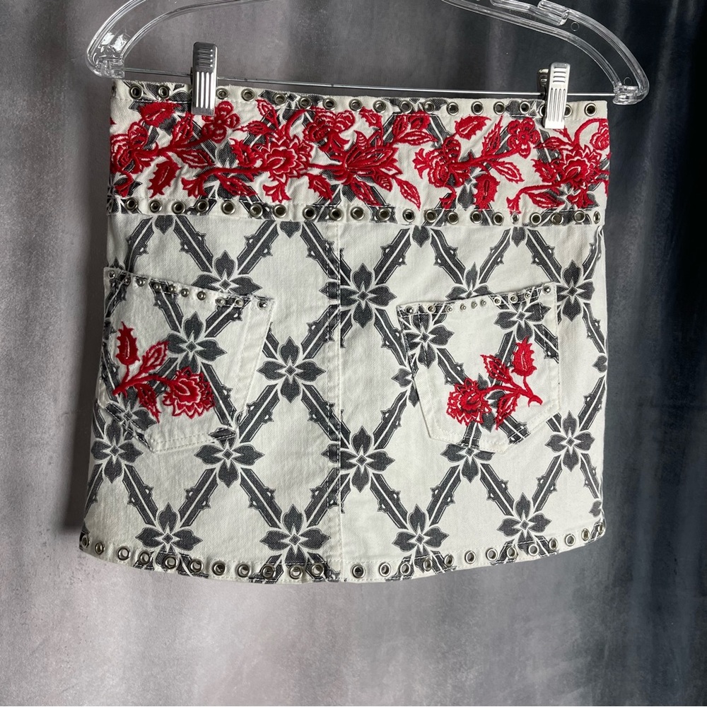 Isabel Marant Denim White Skirt w/Black Lattice Print & Red Embroidery - Picture 3 of 7